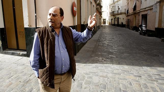 Julio Molina Font presenta el miércoles en la APC 'Crónica negra en el Cádiz de la posguerra'