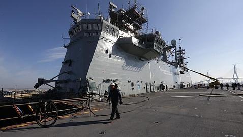 Imagen desde la cubierta del 'Juan Carlos I', en el dique de Navantia