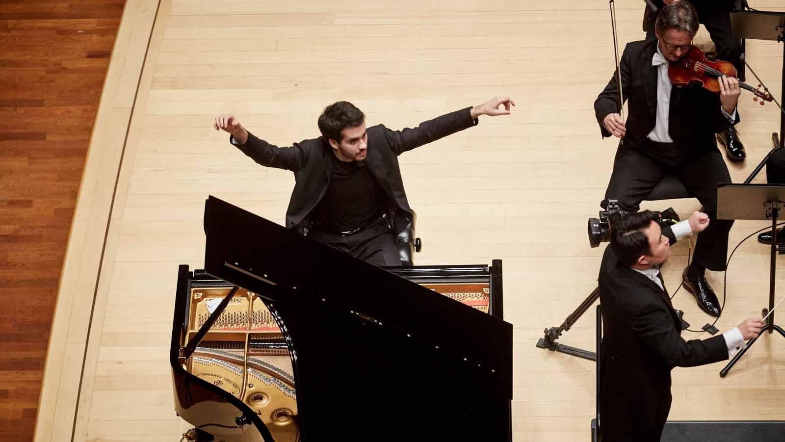 El pianista llega a Utrera para que los aficionados viajen al pasado con su música