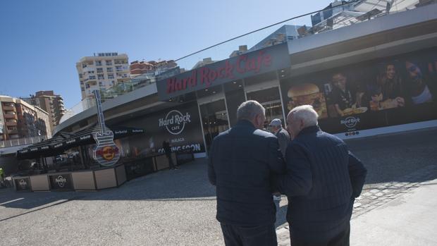 Fachada del nuevo Hard Rock Café ubicado en el Puerto de Málaga