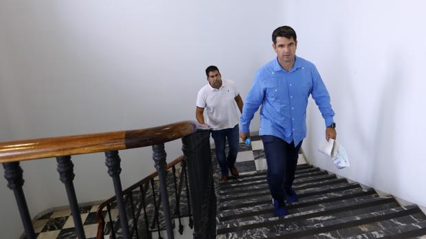 El edil de Urbanismo, entrando a la sede de la Gerencia