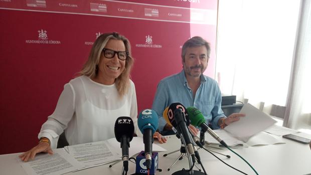 La edil de Turismo, Isabel Albás (CS), durante la rueda de prensa de la Junta de Gobierno Local