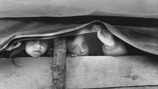 Fotografía de Gervasio Sánchez, una de las obras que expuestas en «PHES "La fotografía española se solidariza"»