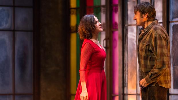 Ana Torrent y Carmelo Gómez, en una escena de «Todas las noches de un día»