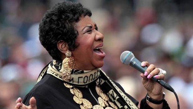 La cantante, durante su actuación en el centro del Renacimiento en Detroit , en 2011