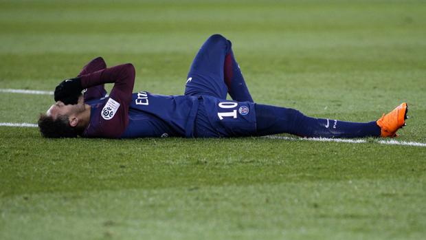 Neymar se lesionó en el encuentro frente a Olympique de Marsella
