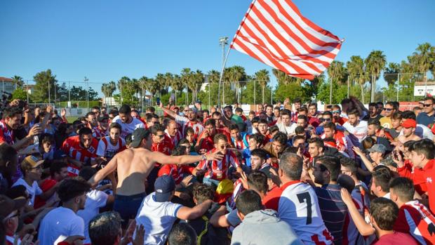 Celebración de la afición del Don Benito