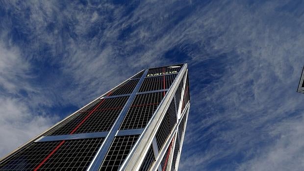 Las entidades de «rating» han mejorado la nota de Bankia