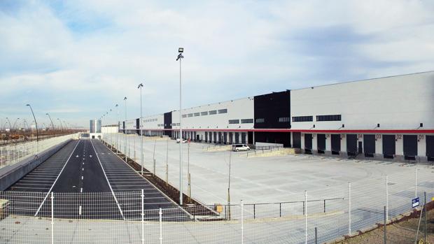 Imagen del nuevo centro logístico de Amazon