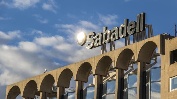 Esta operación obligará al Sabadell a hacer provisiones netas por 92 millones de euros