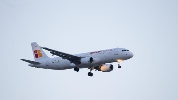 Avion Iberia en pleno vuelo