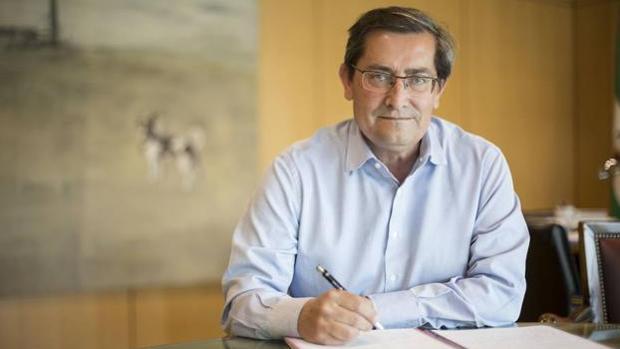 El presidente en funciones de la Diputación de Granada, el socialista José Entrena