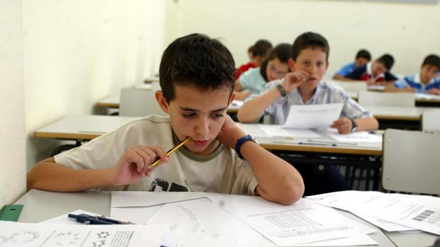 Los niños realizan a diario juegos matemáticos