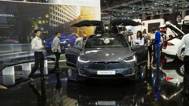 Los coches de Tesla son uno de los principales atractivos del salón