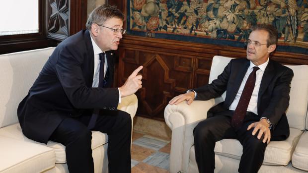 Imagen de Ximo Puig y Jordi Gual tomada este lunes en el Palau de la Generalitat