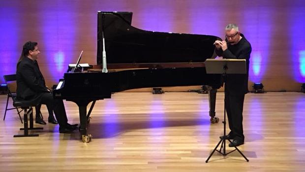 Jesús María Gómez y Paco Varoch, durante su recital en el ADDA