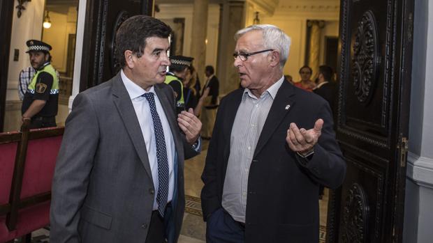 Imagen de archivo de Joan Ribó (Compromís) y Fernando Giner (Ciudadanos)