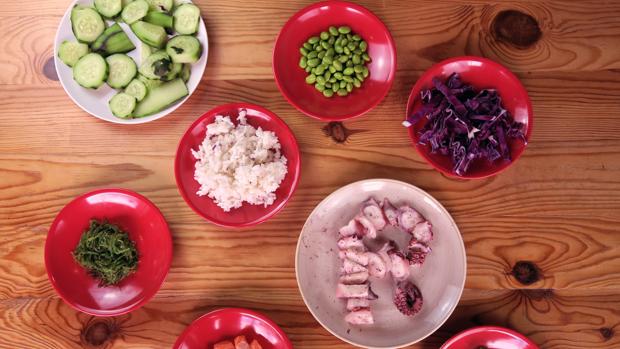 Ingredientes del plato de poké