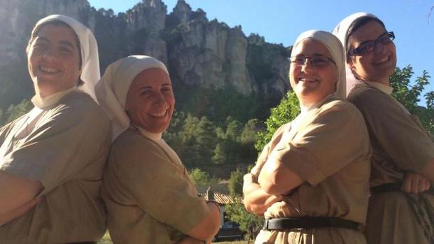 Algunas de las hermanas de las Carmelitas de la Sagrada Familia