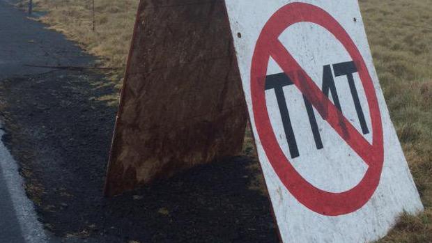 Un cartel contra el TMT en Hawai