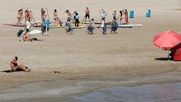 La playa de la Malvarrossa en Valencia, este fin de semana con el buen tiempo