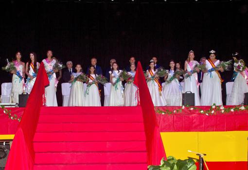 Coronación de Reinas y Damas de Honor