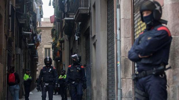 Despliegue policial de los Mossos en el centro de Barcelona