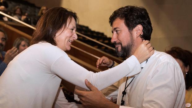 Carolina Bescansa y Antón Gómez-Reino