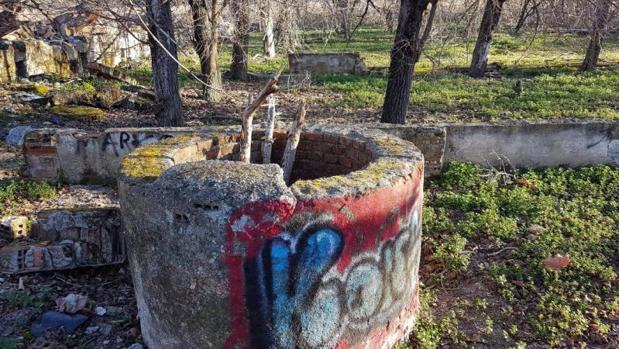 Uno de los pozos abandonados en el municipio de Las Rozas
