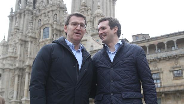Feijóo yCasado, ayer en en la plaza del Obradoiro