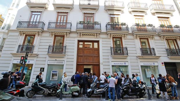 Edificio en el que residía Zaplana y cuya vivienda le fue subarrendada