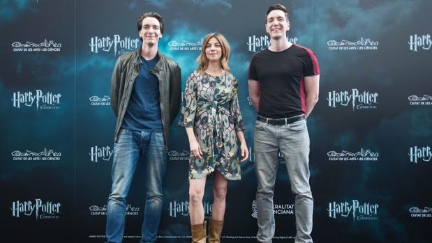 James y Oliver Phelps y Natalia Tena, actores de la saga, en la inauguración de «Harry Potter: The Exhibition» en Valencia, este jueves