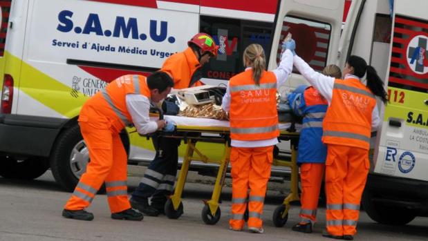 Personal del SAMU en un ejercicio práctico de emergencias