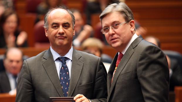 García Nieto y Fernández Santiago, en una imagen de archivo en las Cortes