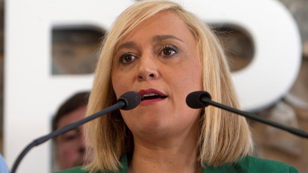Elena Muñoz, este sábado, durante el anuncio de su renuncia