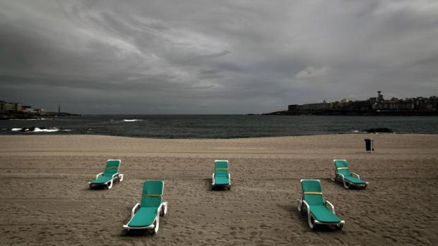 La playa de Riazor, en una foto de archivo