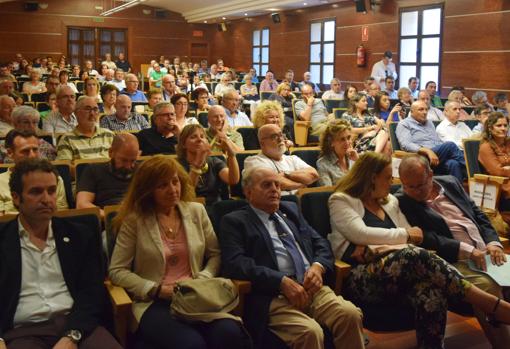 Público asistente al acto celebrado en Ocaña
