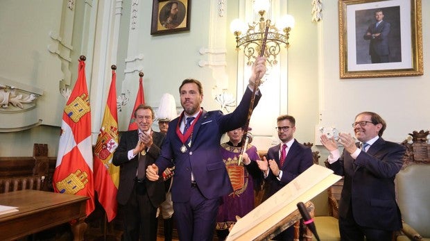 Puente, recibió el bastón de mando de De Santiago-Juárez