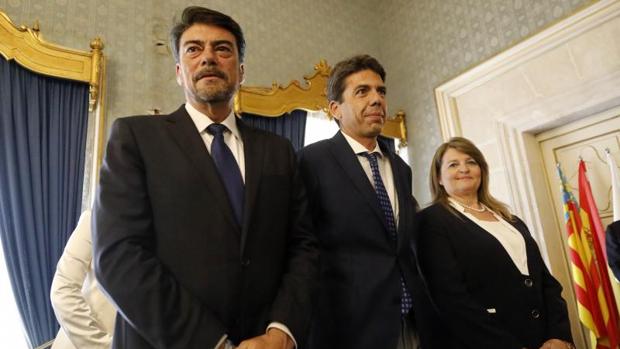 Barcala y Mazón en la sesión de investidura del alcalde de Alicante, el pasado sábado