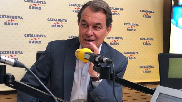 El expresidente Artur Mas, durante la entrevista en Catalunya Ràdio