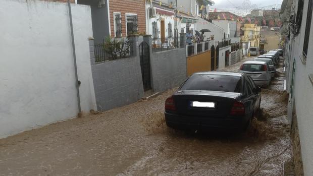 Una de las calles inundadas en Arganda del Rey