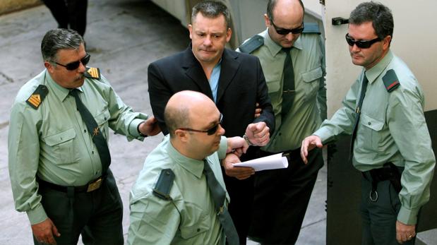 King, a su llegada al juicio en el que fue condenado en 2006