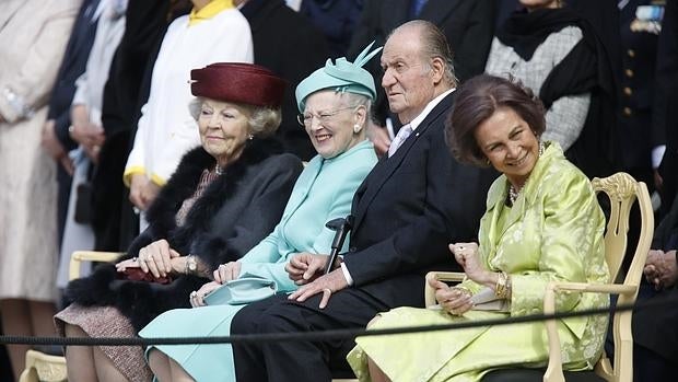 La Princesa Beatriz de los Belgas, la Reina Margarita de Dinamarca, Don JuanCarlos y Doña Sofía