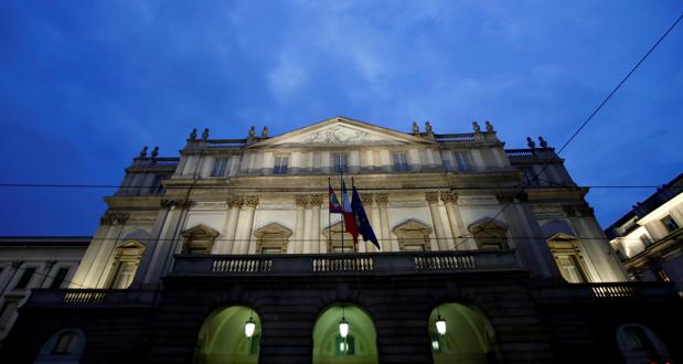 Fachada del teatro de la opera La Scala de Milán