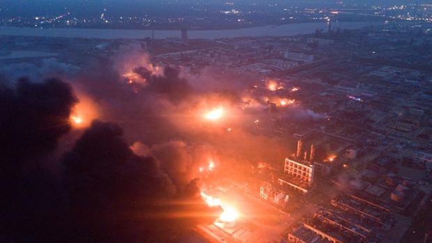 Imágenes de los focos de fuego tras la explosión el día 21 de marzo