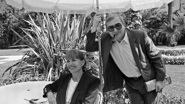 La actriz Stephane Audran y el director Claude Chabrol en el rodaje de «Pollo al vinagre»