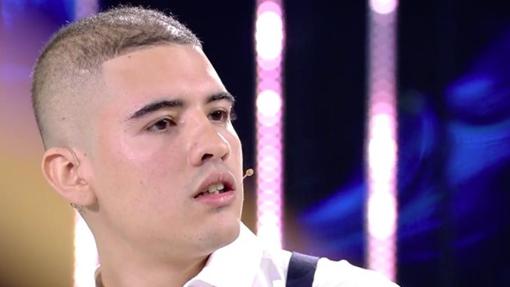 Luismi, mientras era entrevistado en «Supervivientes»