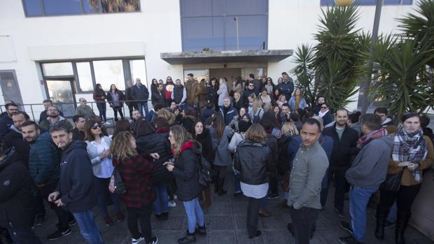 Concentración el pasado viernes de los trabajadores de Konecta en la sede de El Puerto