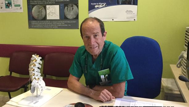El doctor Luis Miguel Torres es el director de la Unidad del Dolor del Puerta del Mar.