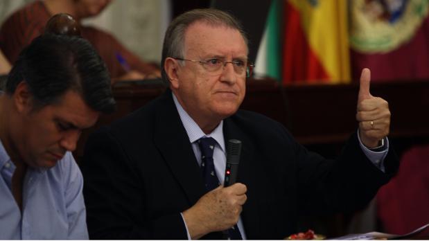 El edil del PP, José Blas Fernández, durante un pleno.
